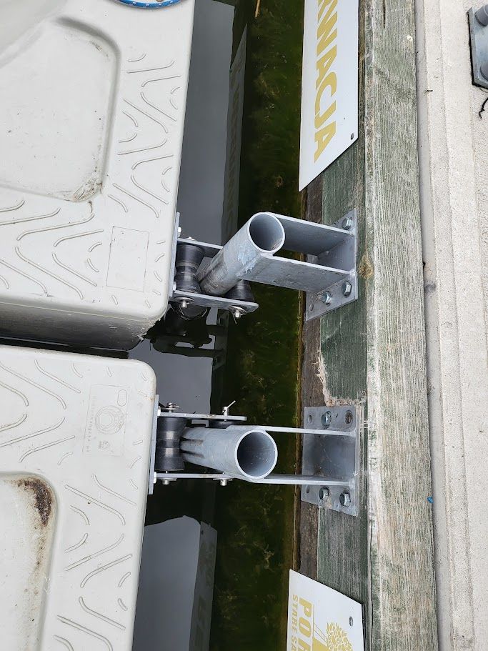 Pomost najazdowy dla skuterów z kompletem łączników do nabrzeża