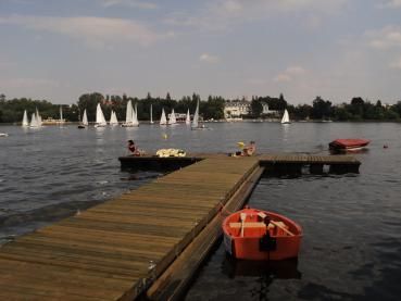 Platform float (green)