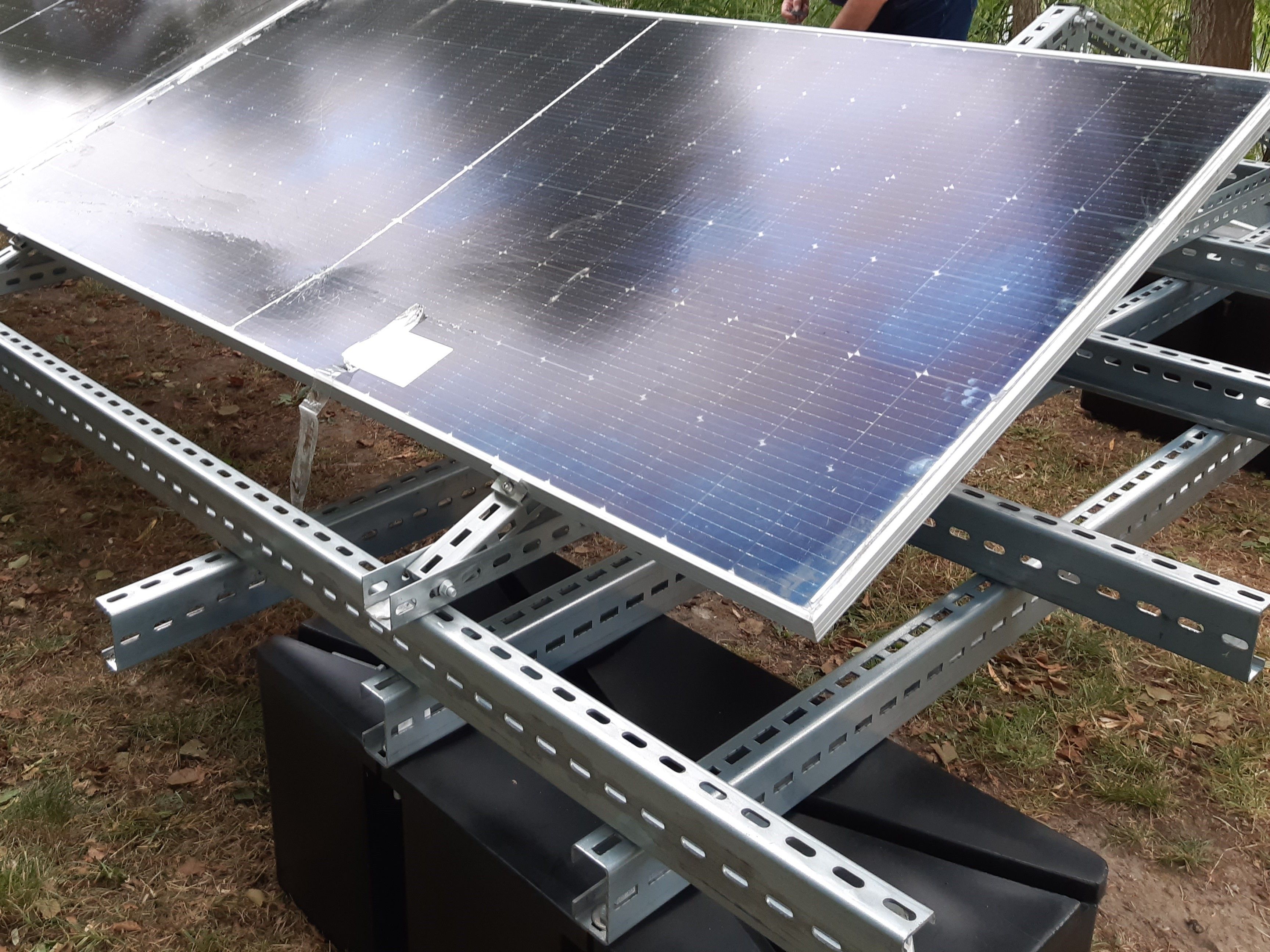 Float for photovoltaic panels 100 cm X 50 cm X 42 cm