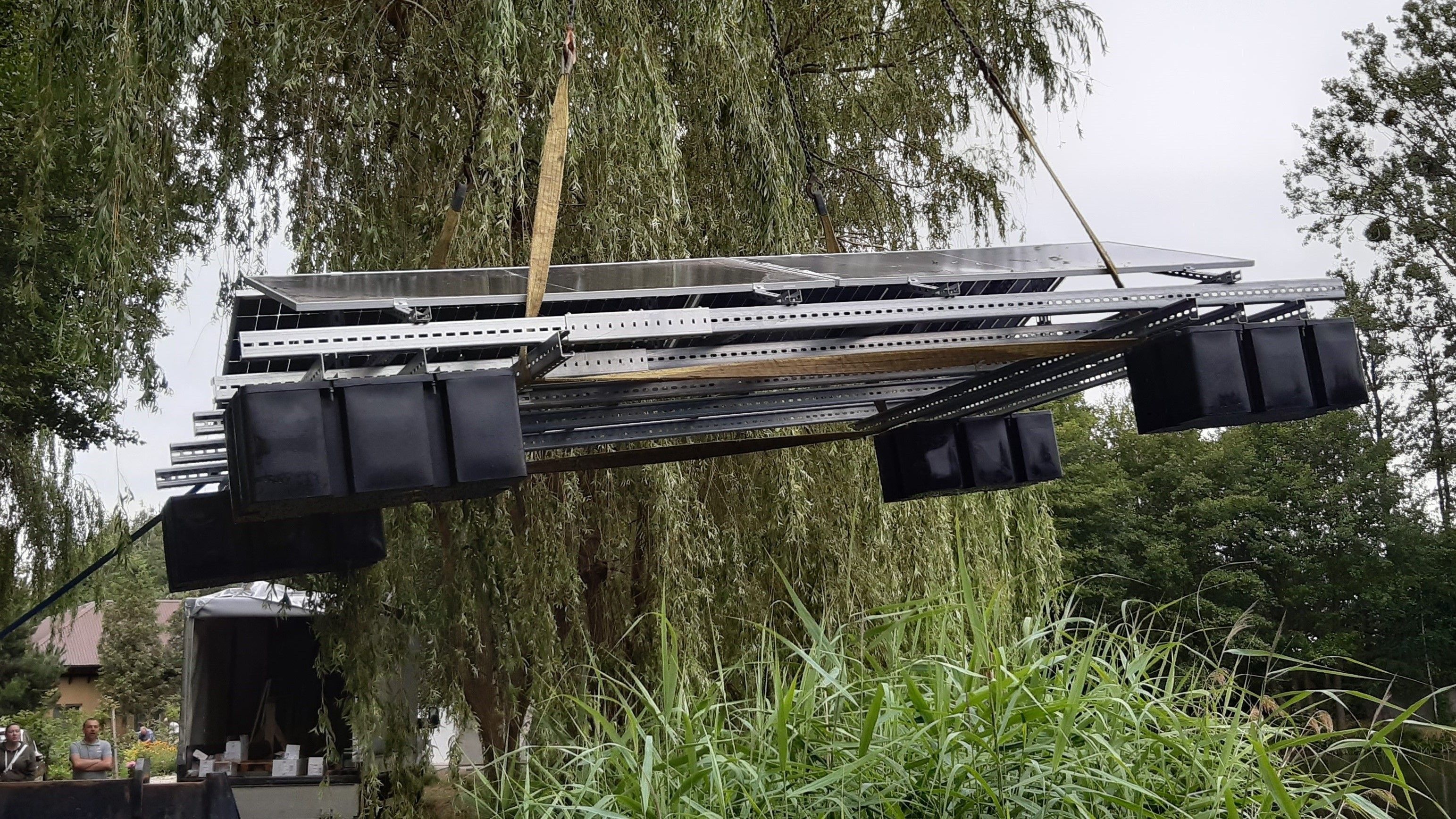 Float for photovoltaic panels 100 cm X 50 cm X 42 cm